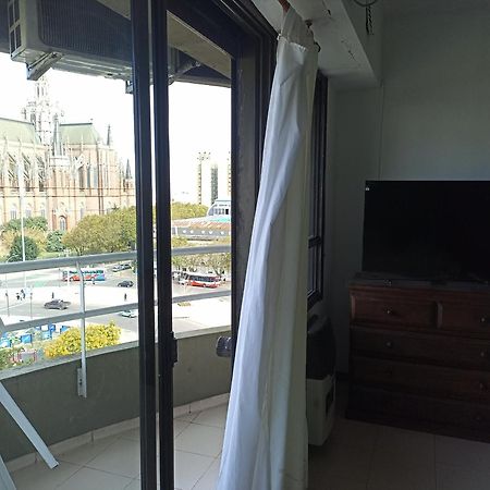 Departamento Plaza Moreno Con Balcon La Plata Exterior foto